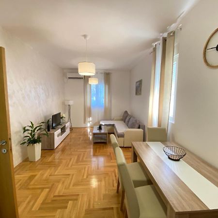Apartman A&M 蒂瓦特 外观 照片